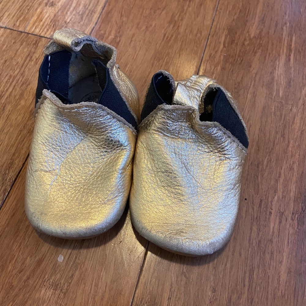 Freshly Picked Size 3 Gold Mini Soles